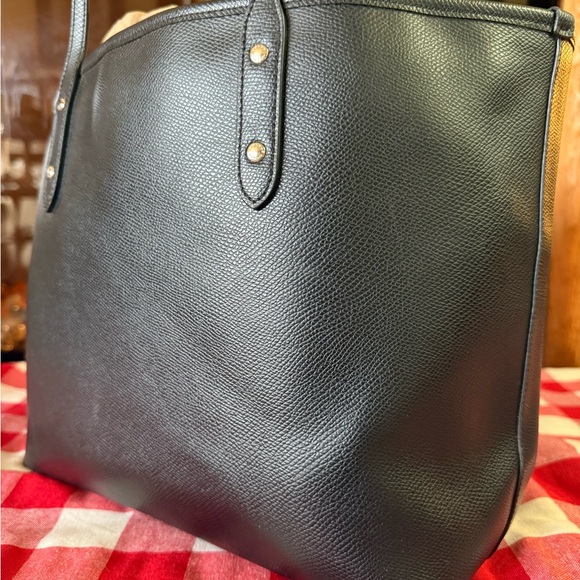 Coach Black Tote with Snoopy Design - Peanuts x Coach - Picture 4 of 16